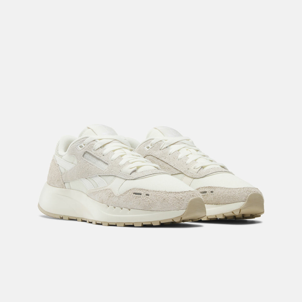Classic Leather 2400 Shoes (1)