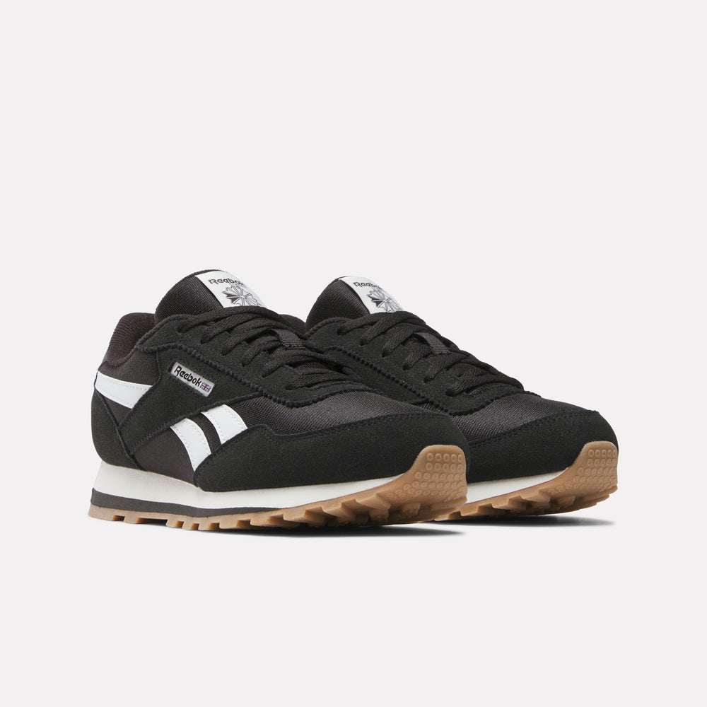Classic AZ Shoes (Big Kids) (1)