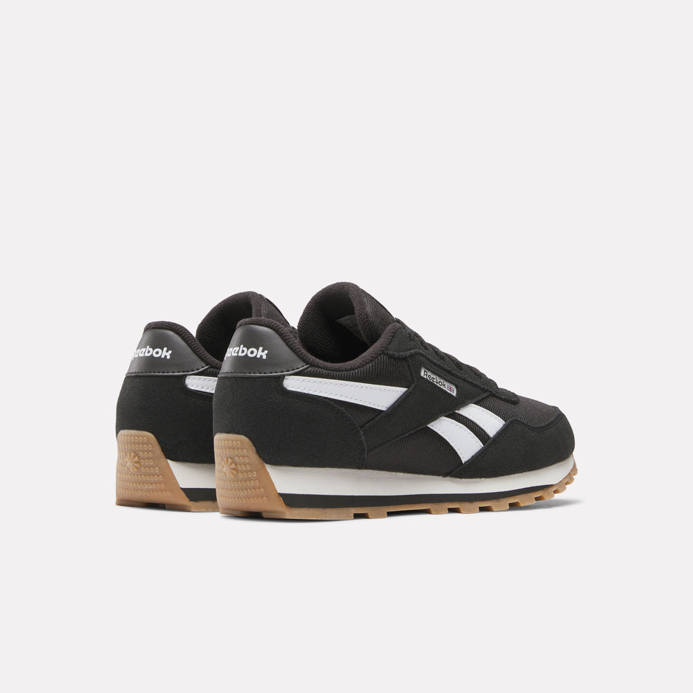 Classic AZ Shoes (Big Kids) (2)