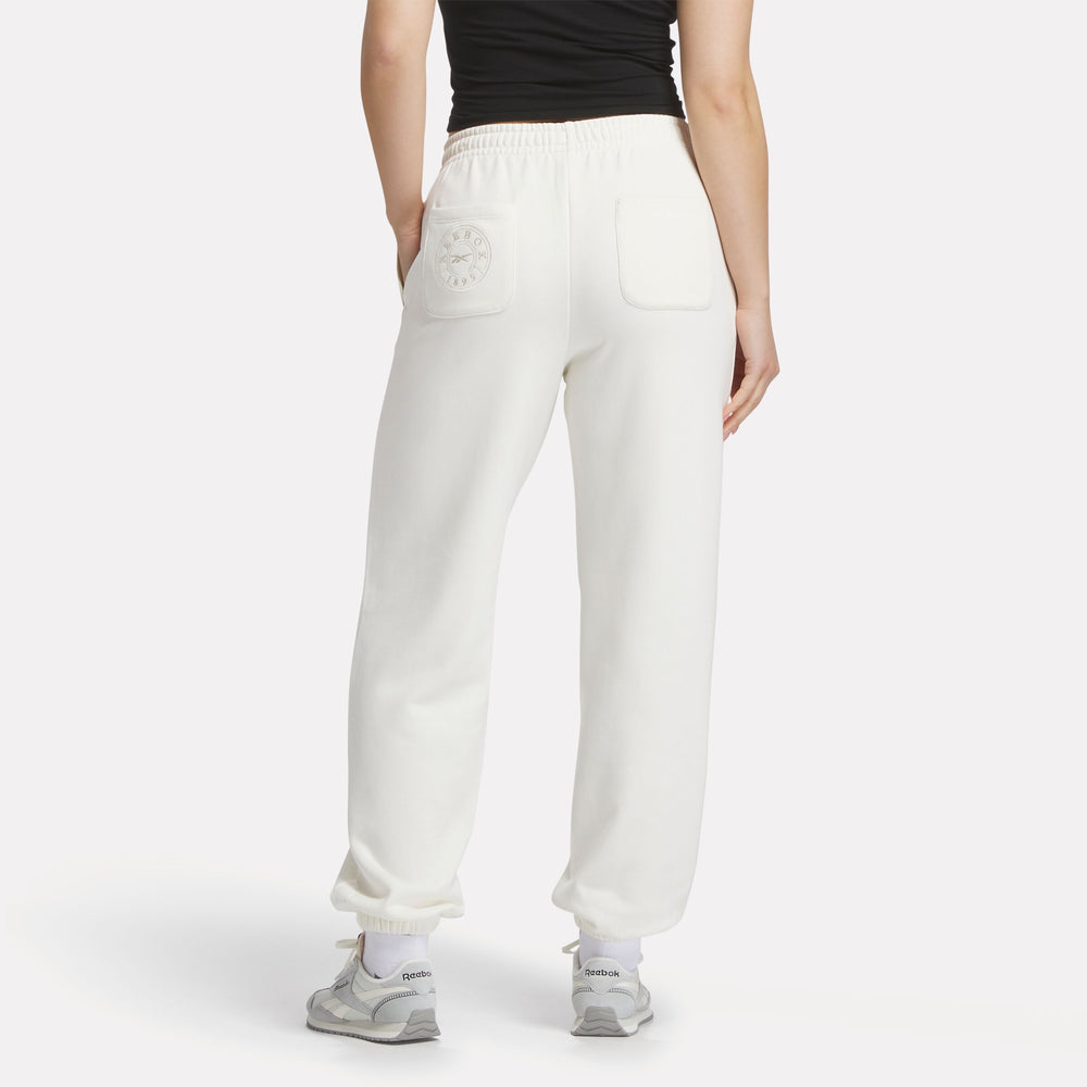 Women's Lawn Club Jogger Pants (1)